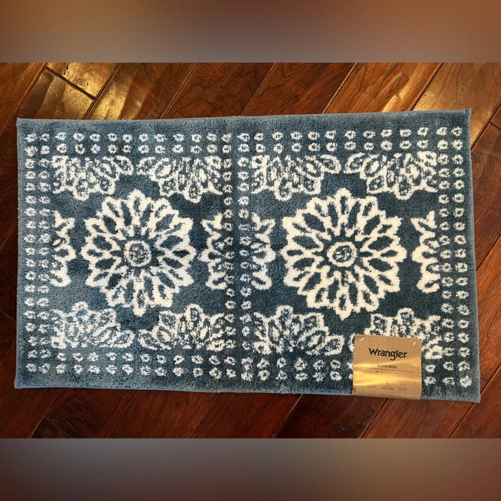 Wrangler Blue and White Floral Bath Rug Mat